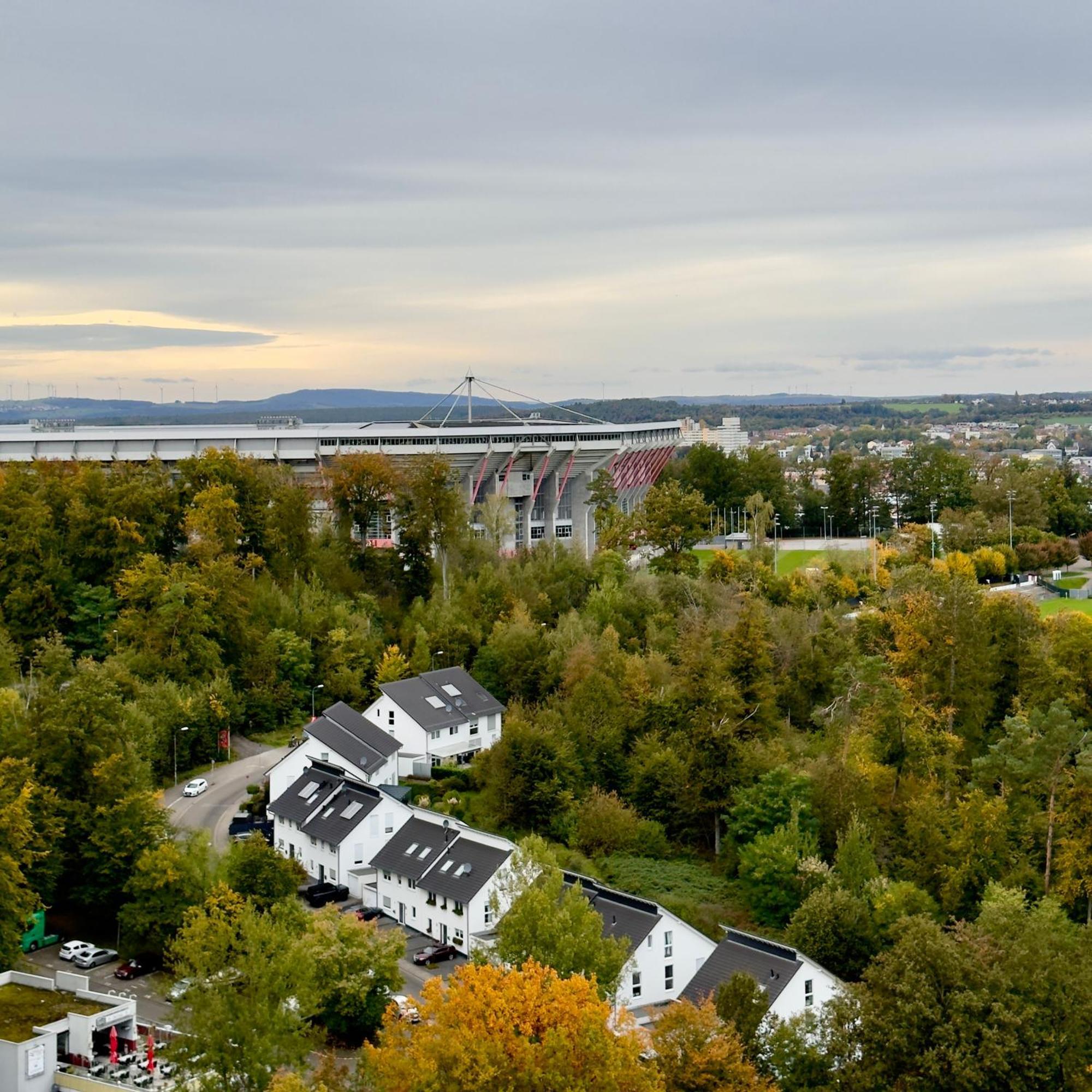 M&D Apartments Naehe Stadion Mit Balkon - Netflix - Kueche - Sunset View Kaiserslautern Exterior foto