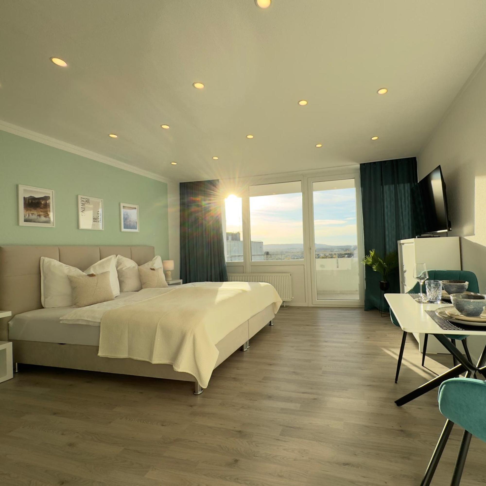 M&D Apartments Naehe Stadion Mit Balkon - Netflix - Kueche - Sunset View Kaiserslautern Exterior foto