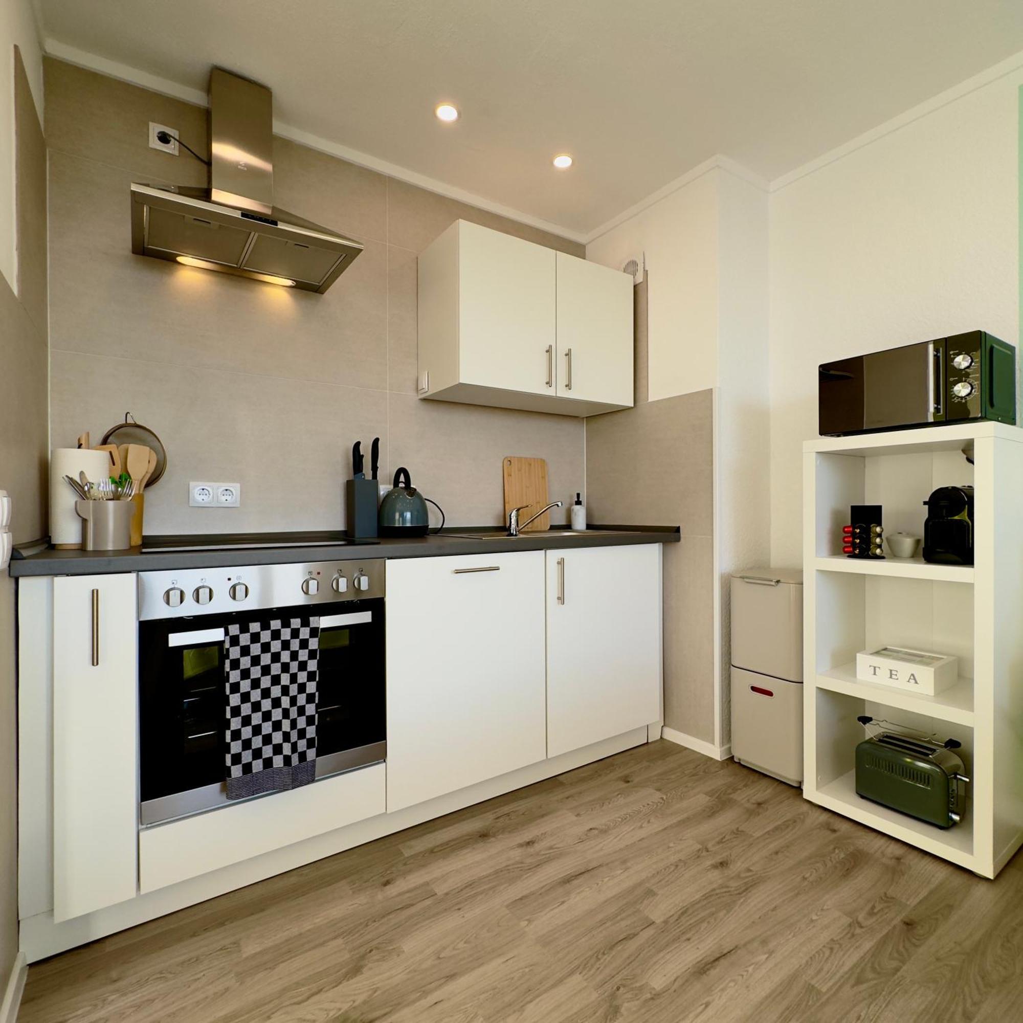 M&D Apartments Naehe Stadion Mit Balkon - Netflix - Kueche - Sunset View Kaiserslautern Exterior foto